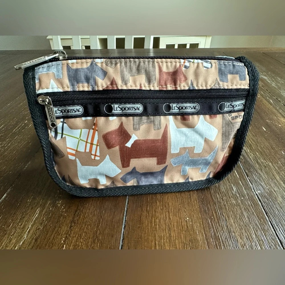 Lesportsac zip pouch